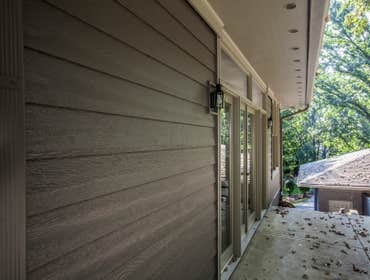 CUSTOM COLORS PAINTING COMPANY
