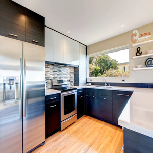 Three-Tone Cabinets: A Perfect Blend of Modern and Modest