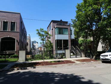 W Altgeld St. Home