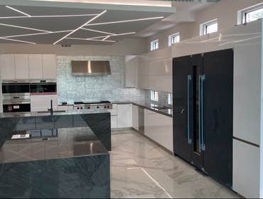 Luxury Contemporary Kitchen