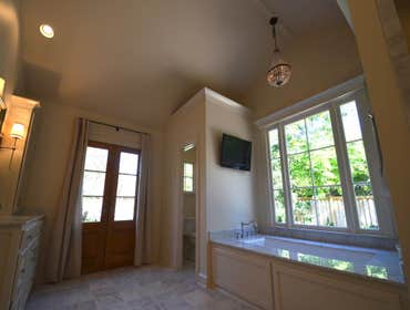 Works by Dakmak Construction C