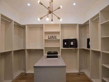 19348 Collier St, Tarzana, CA 91356 Brand new construction Cape Cod situated in the heart of Tarzana South of the Blvd, just a block from Ventura Blvd'