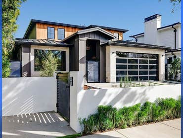 Burbank Glass Garage Door & Matching Fence