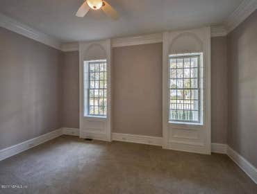28659 Grandview Manor