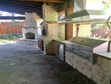 Fireplace, Pizza Oven, Kitchen