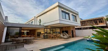Desert Tropics Custom Pools