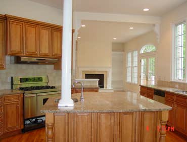 Doug Williams Custom Building Photos 222 Pine Street Remodell from 1500 sft Antique Farm House
3 Bed, 4 bath, 2 kitchens 3 car garage, media room. See 