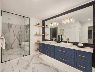 Bellevue - Master Bathroom