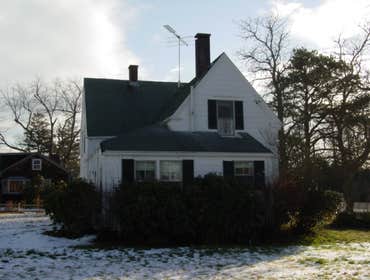 Doug Williams Custom Building Photos 222 Pine Street Remodell from 1500 sft Antique Farm House
3 Bed, 4 bath, 2 kitchens 3 car garage, media room. See 