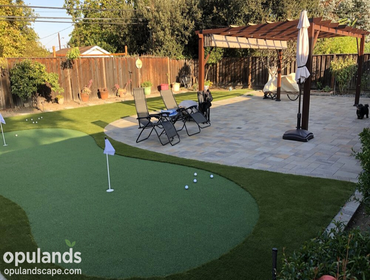 South Bay Putting Green & Patio A beautiful backyard paradise and 5-star review!
⭐⭐⭐⭐⭐
This client wanted to turn their barren backyard into a relaxi