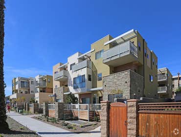 Villa Grande Townhomes