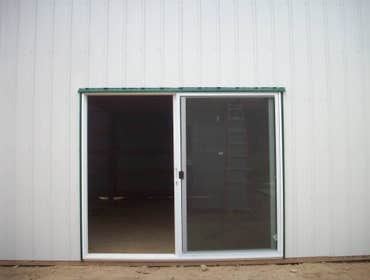 Pole building