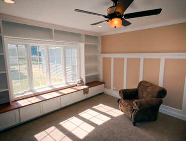 Des Plaines, IL 60018 This project included a kitchen remodel, addition remodel with new bow window, wainscoting and new siding