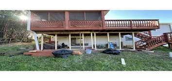 Build Bright, L‎‎L‎‎‎‎C