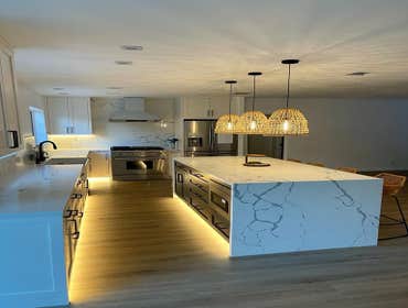 Full Kitchen Remodel A very nice couple just bought this house and wanted to change the kitchen to be bigger and more modern!
Please see the before and