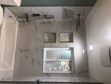Double shampoo niche