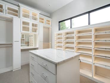 Luxury Closet in Atlanta by Frayer & Judge