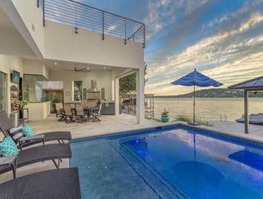 CONTEMPORARY NEW BUILD