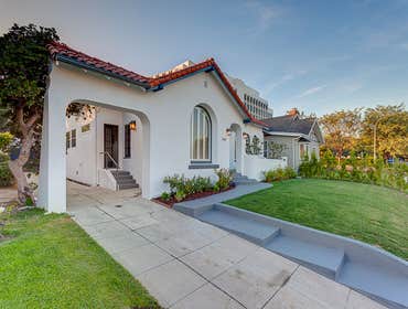809 S Mullen Ave - Exterior