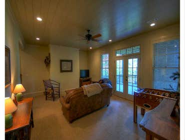 Blue Ridge Custom cabin in Blue Ridge Georgia
4000 sq. ft. 5 bedrooms 5 1/2 baths