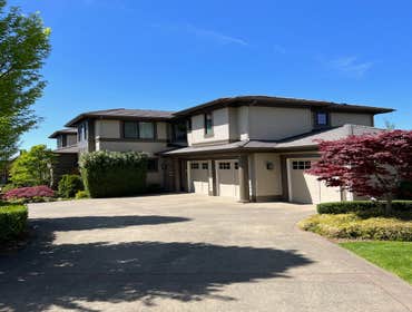 Exterior house painting in Issauqah, WA