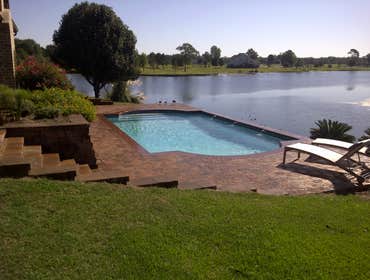 Maestri Pools PAVERS IN PARIDISE NEW ARBOR LAKES POPLARVILLE, MS
BELGARD PAVERS AND RETAINING WALL,
BULLNOSE BRICK COPING
DIAMOND BRITE BLUE QUARTZ 