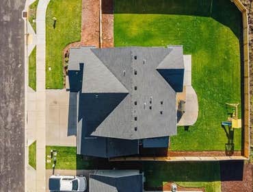 Dark gray Shingle roofing in Oklahoma City, OK