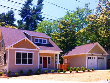 Craftsmen Front with garage