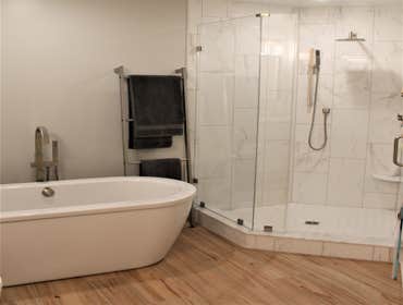 Soaking tub