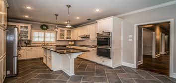 HUNTER'S CIRCLE REMODEL