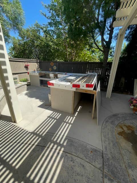 Outside kitchen Discover all our projects https://compadrelandscapingllc.com