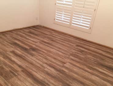 PLank Wood look tile