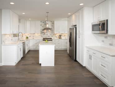 White Shaker kitchen White Shaker kitchen