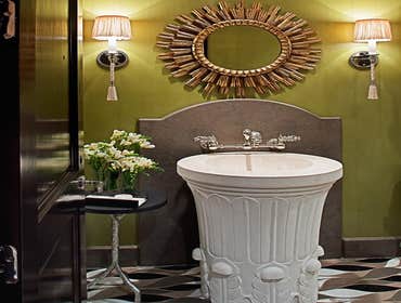 Elegant Bathroom by BoseConst.