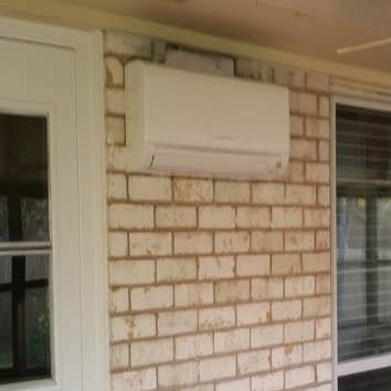 Ducless mini split indoor unit