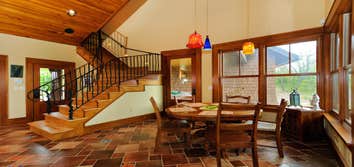 Blue Moon Lodge