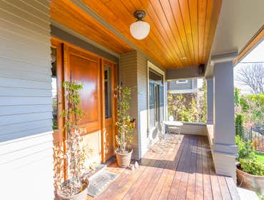 Classic Queen Anne Seattle is filled with many incredible areas and historic neighborhoods all around the city. One such area is Queen Anne’s Hill know