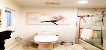Photos by OK Mikumo Co. #2 Bathroom&Kitchen Remodeling