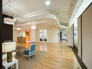 Tory Burch 20,000 s/f full gut renovation for Tory Burch
Office space, open furniture systems, custom lighting and finishes throughout.
