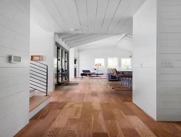 Woodview Residence A 2-story custom home in the Rosedale neighborhood of central Austin.
