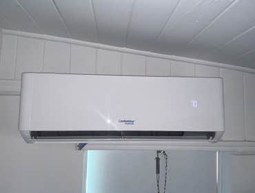 Ductless air conditioning system