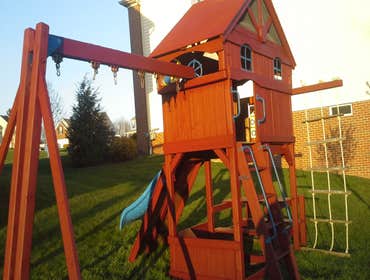 Swing Set (South Hills) Deck and Swing Set