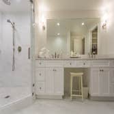 Beverly Glen, Los Angeles Complete renovation of West LA town home.
reconfiguration of layouts, new kitchen baths flooring and paint.