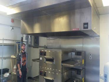 Luginas Pizza Hood