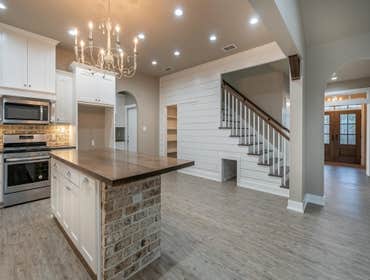 NEW DIANA FARMHOUSE