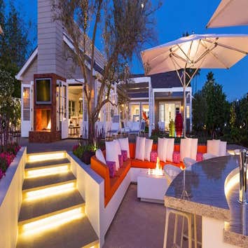 New accessory building at Hollywood Hills