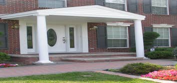 EP Henry Porch Landing