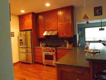 Project photos from Encore Home Improvements West Fargo, North Dakota Custom Kitchen
Custom Cabinets
Custom Counters
Hardwood Flooring
Stainless Appli