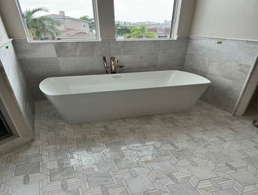 Freestanding Bathtub Installation & Drain Relocation – Sarasota, FL Prestige Plumbing & Restoration completed a freestanding bathtub installation as pa