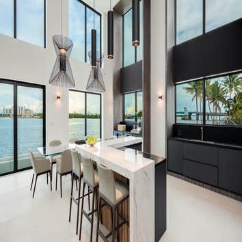 1270 NE 82nd St, Miami - Kitchen